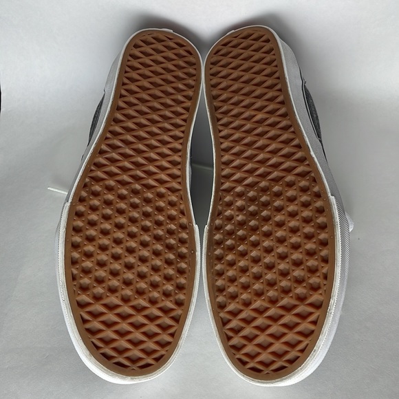 VANS•GRAY CANVAS•WOMENS 9 / MENS 7.5 - Picture 3 of 6